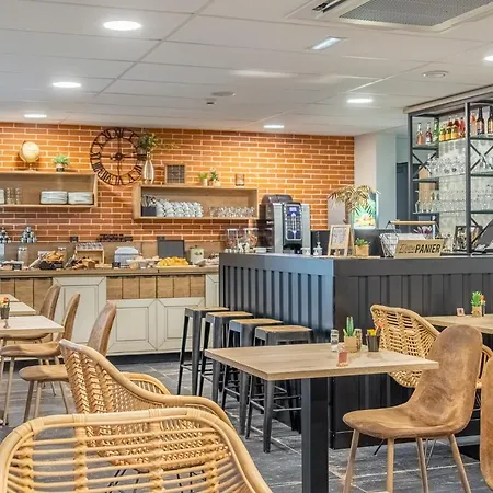 호텔 The Originals City, Ax Hotel, La Châtaigneraie