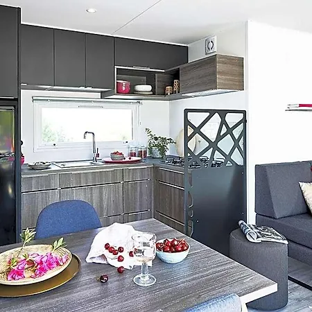 Hotel The Originals City, Ax Hotel, La Chataigneraie (Vendee)