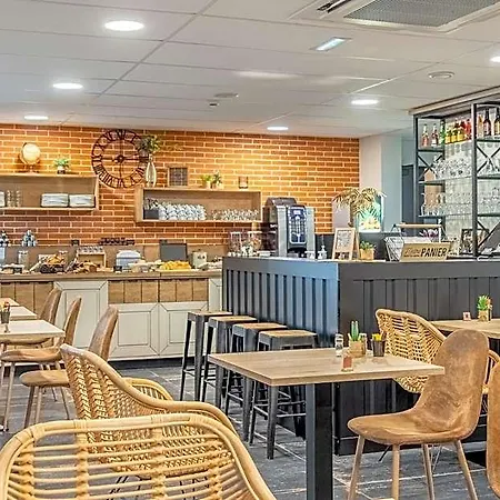 Hotel The Originals City, Ax Hotel, La Chataigneraie (Vendee)