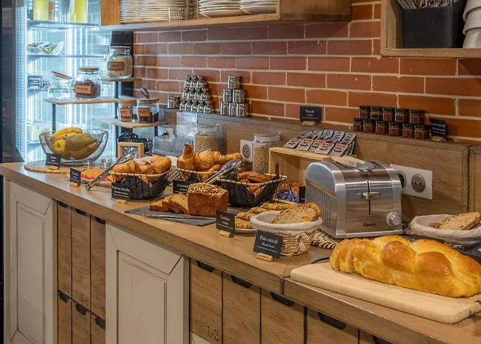 Szálloda The Originals City, Ax Hotel, 3*